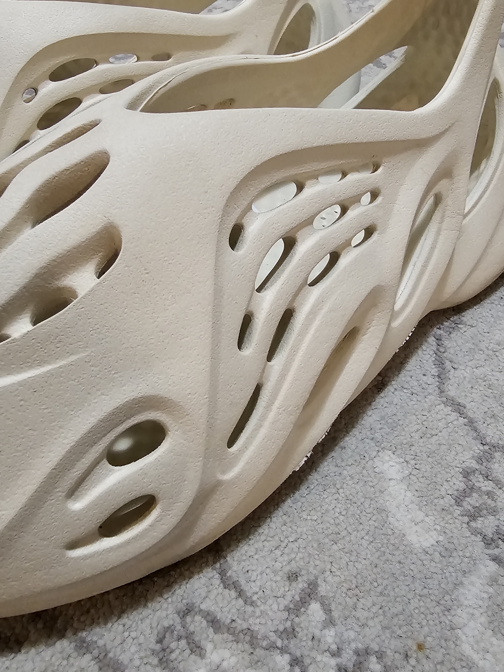 Adidas Yeezy Foam Runners - Picture 6 of 10